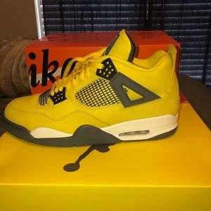 Jordan 4 Lightning